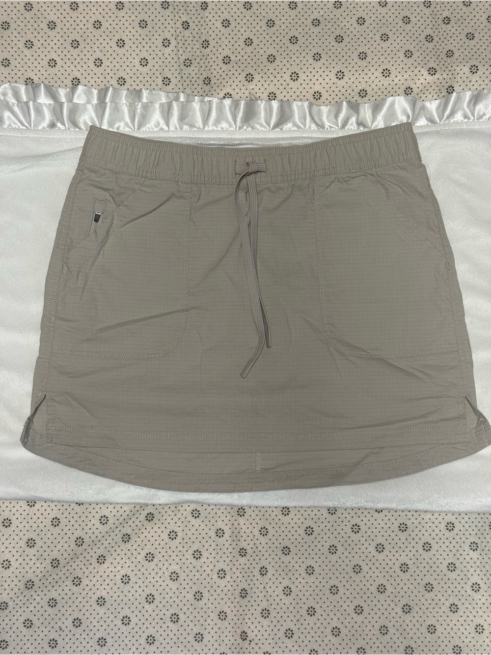 Title Nine Brash Tie Front Skort Size S NWOT Taupe Athletic